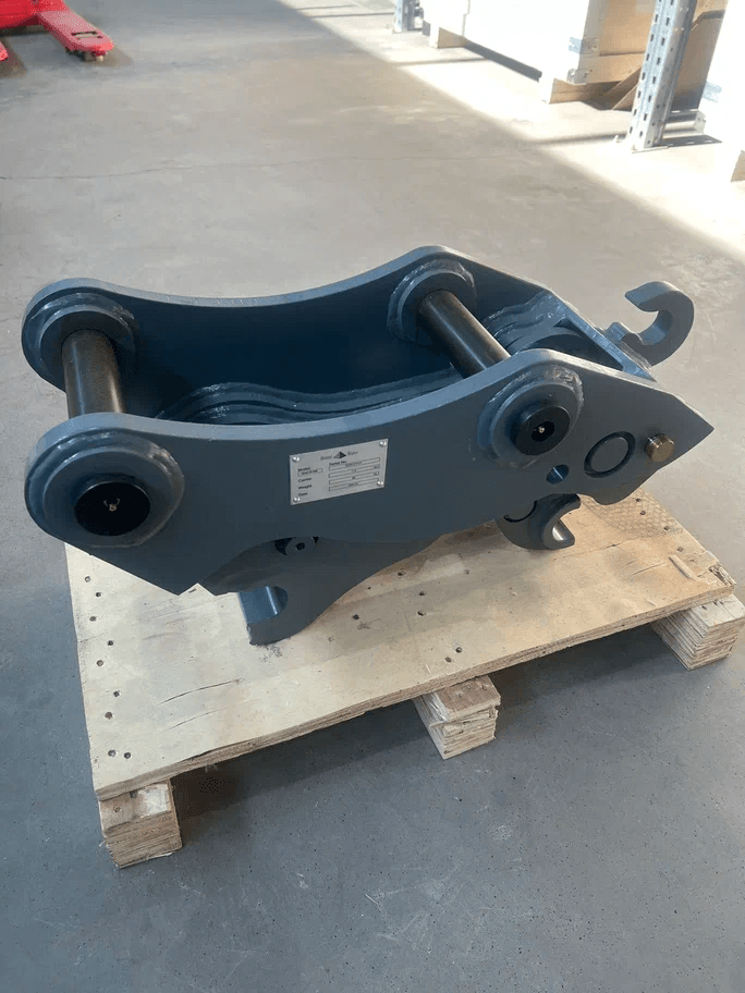 Квик-каплер механический (редукторный) DGM-200 SDLG 6210 (80/330/470) GreatRoky